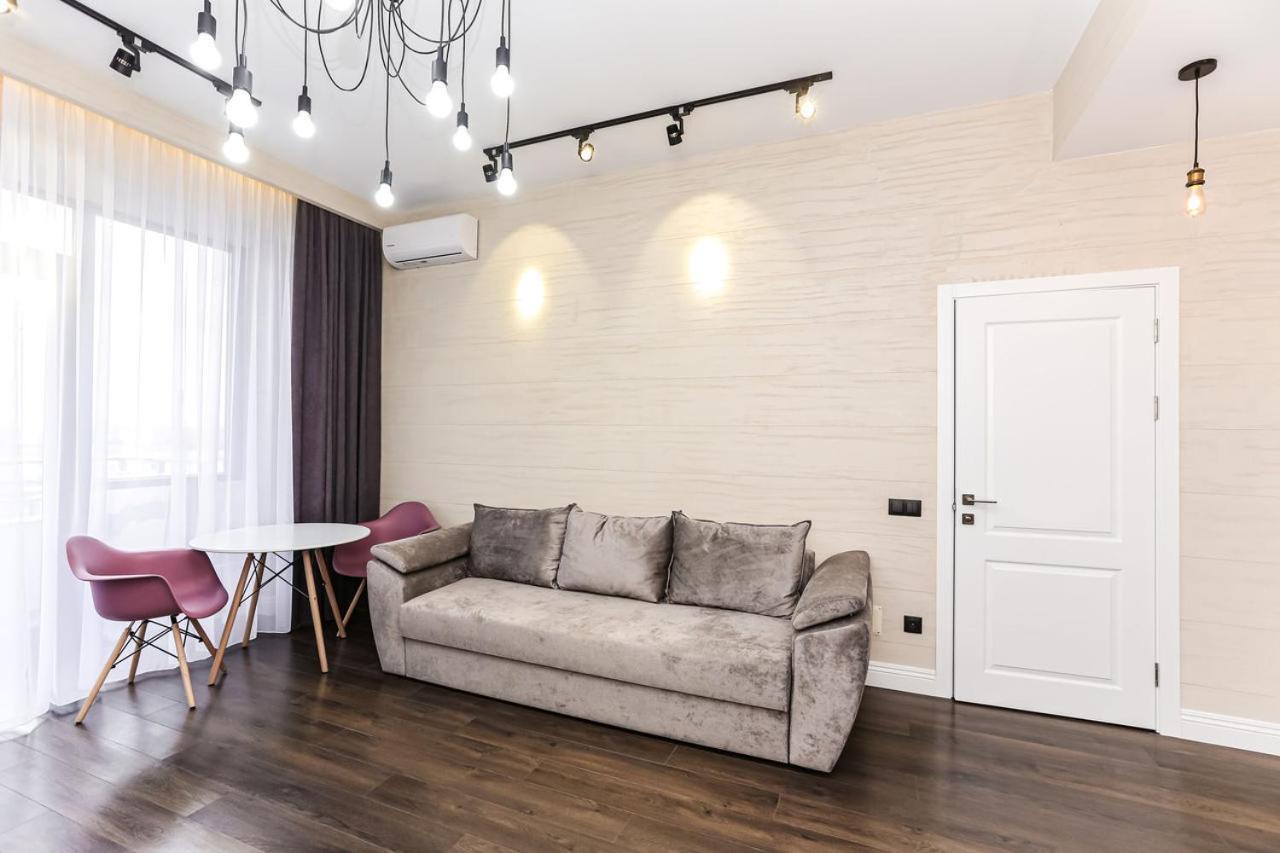 Double Skyhouse Exclusive Apartments Kisinyov Kültér fotó