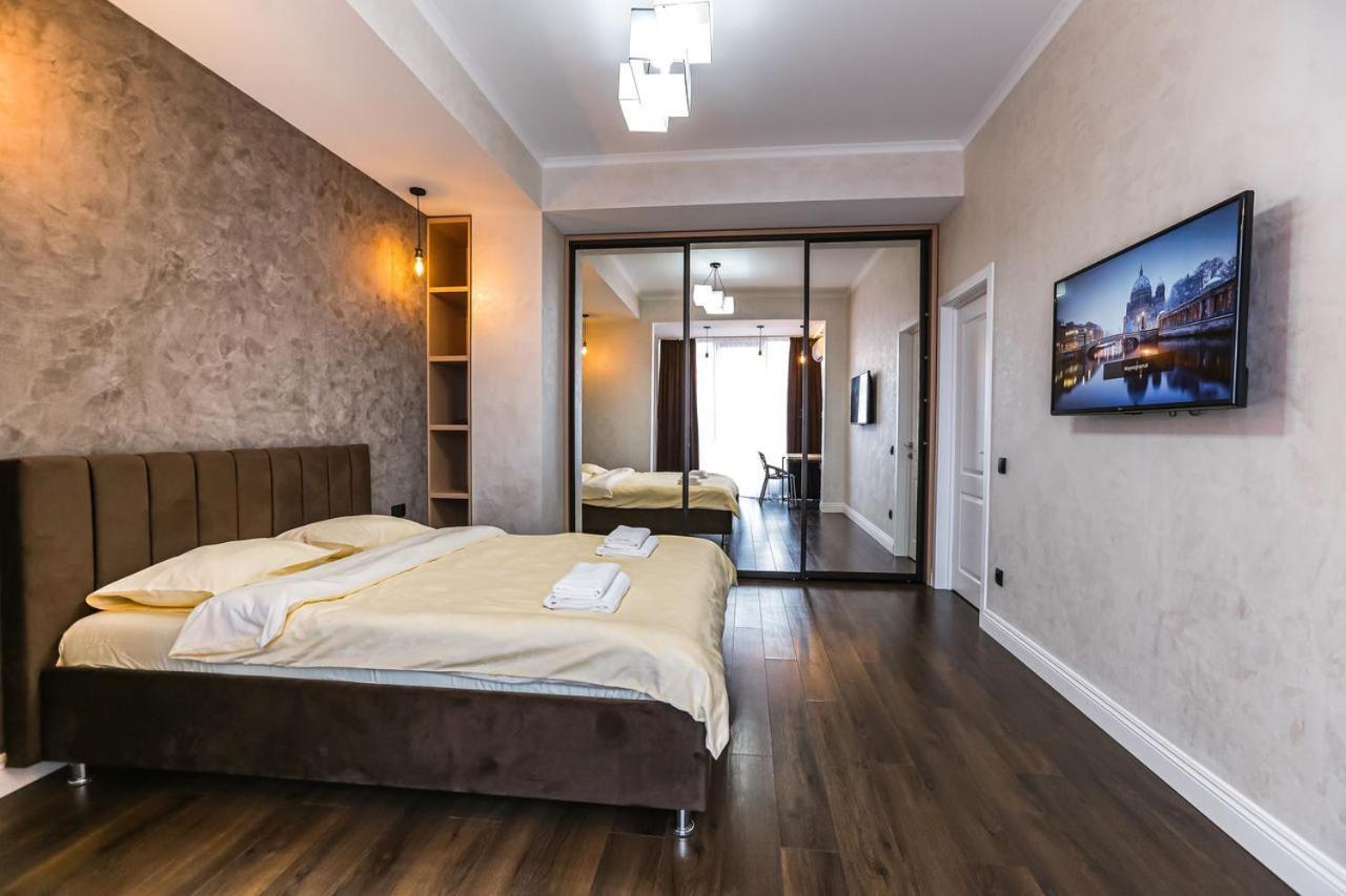 Double Skyhouse Exclusive Apartments Kisinyov Kültér fotó