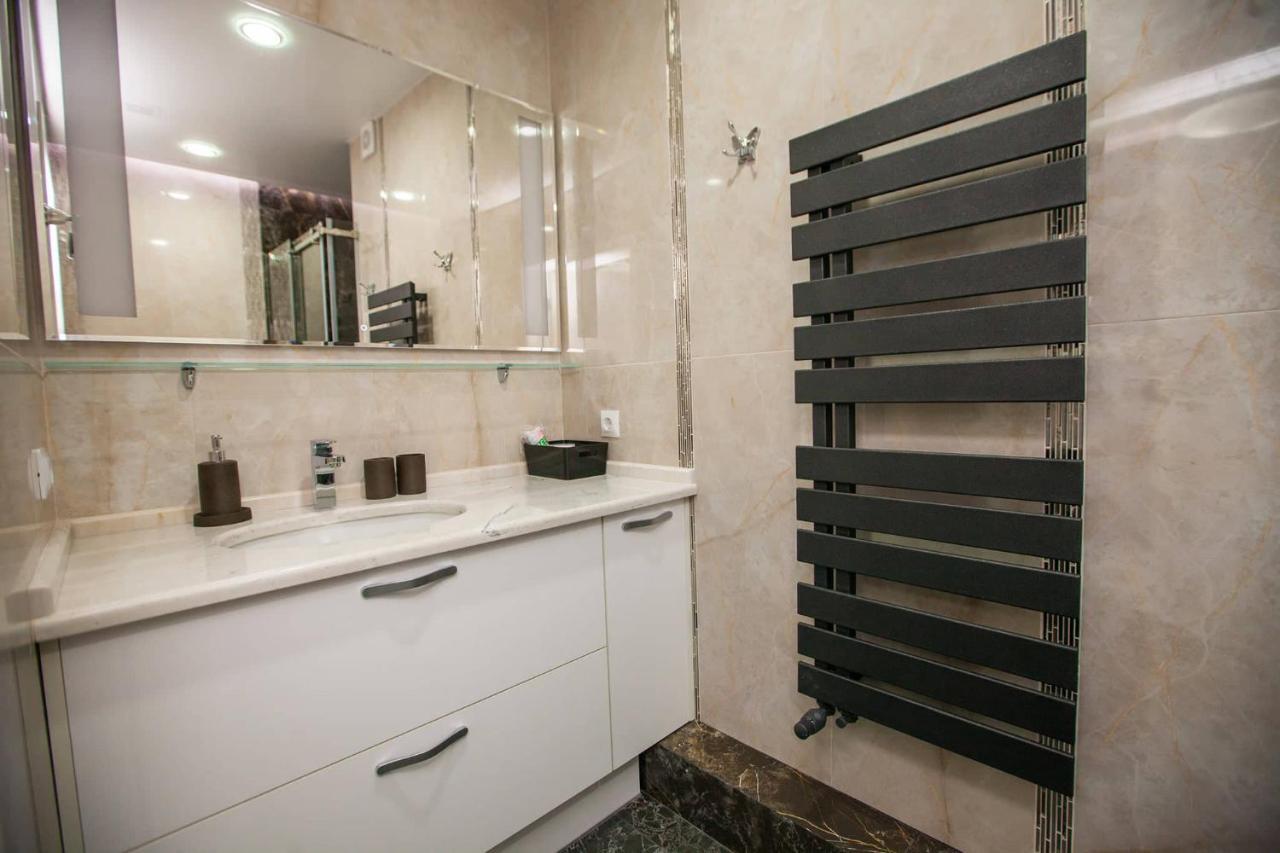Double Skyhouse Exclusive Apartments Kisinyov Kültér fotó