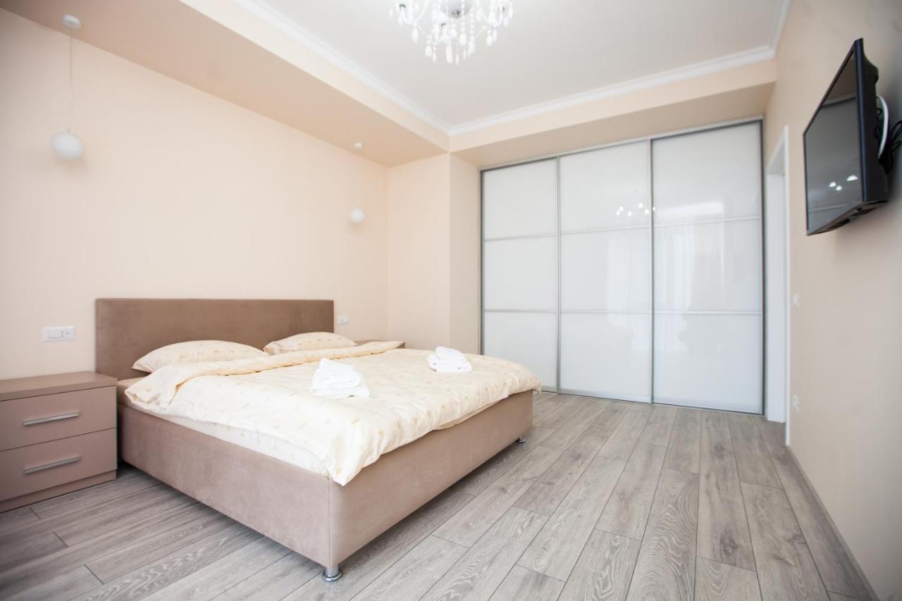 Double Skyhouse Exclusive Apartments Kisinyov Kültér fotó