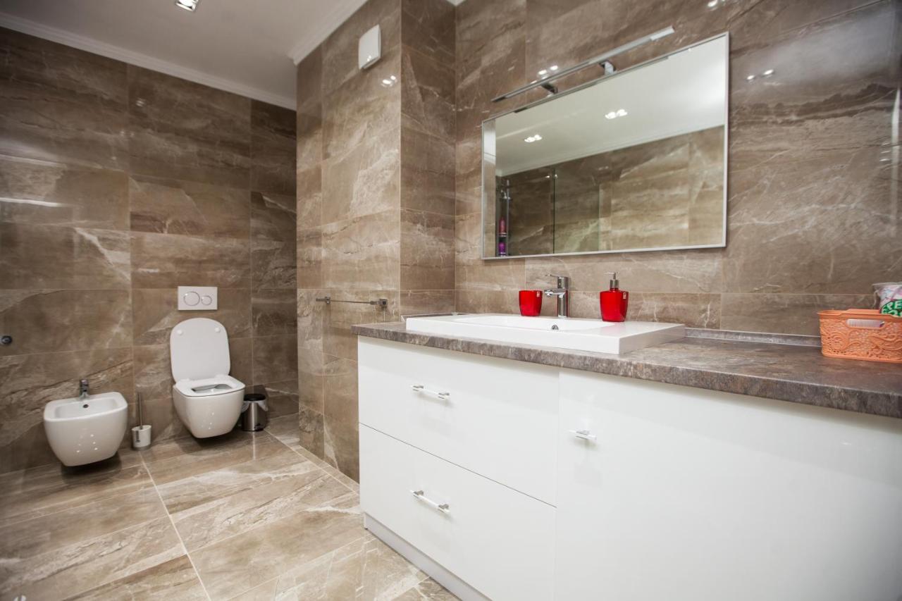 Double Skyhouse Exclusive Apartments Kisinyov Kültér fotó