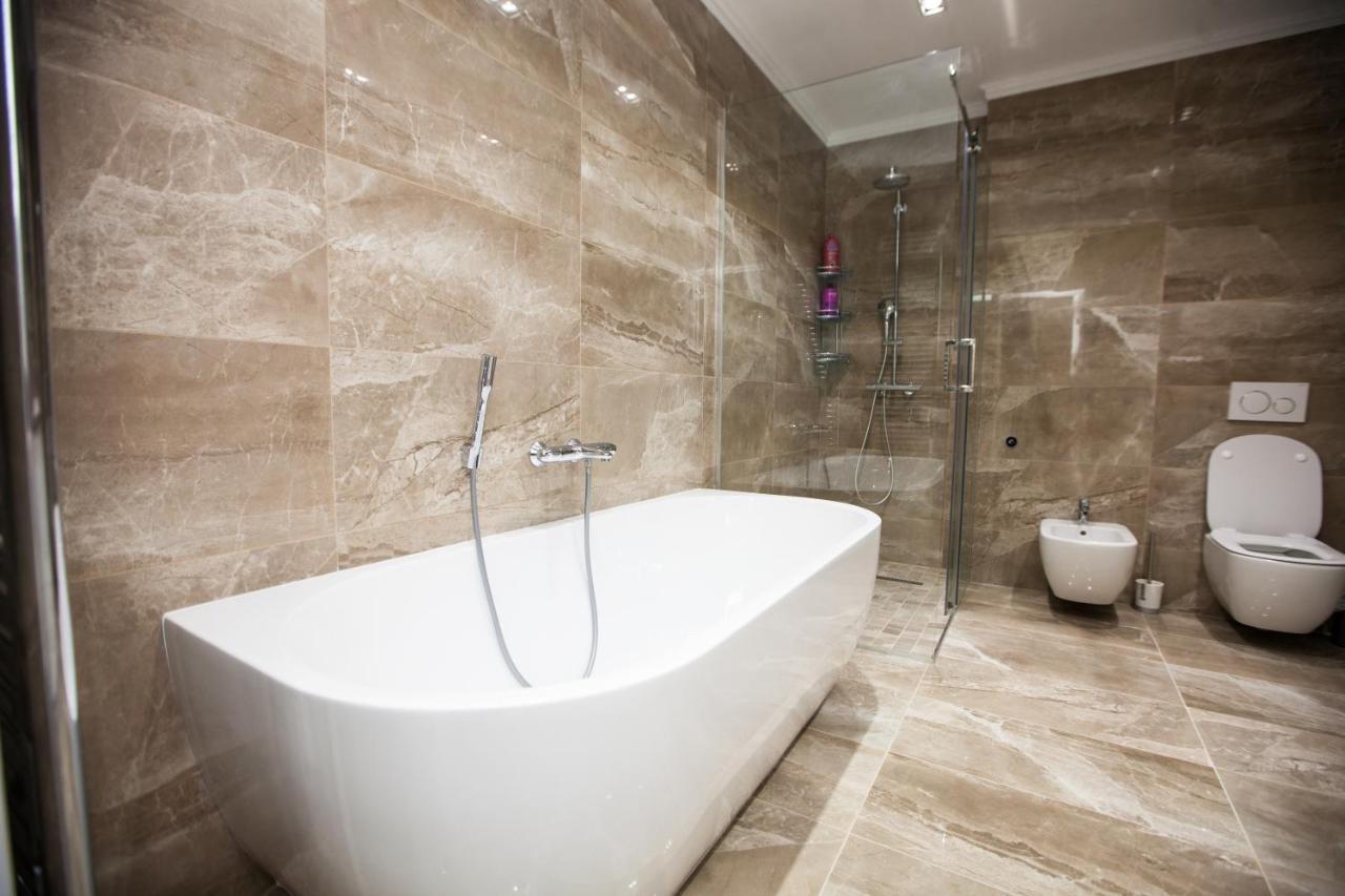 Double Skyhouse Exclusive Apartments Kisinyov Kültér fotó