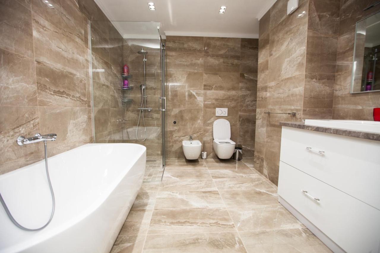 Double Skyhouse Exclusive Apartments Kisinyov Kültér fotó