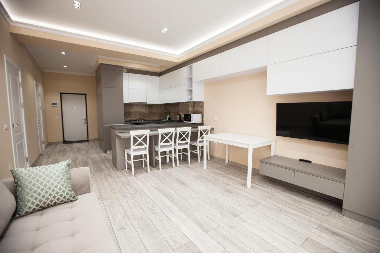 Double Skyhouse Exclusive Apartments Kisinyov Kültér fotó